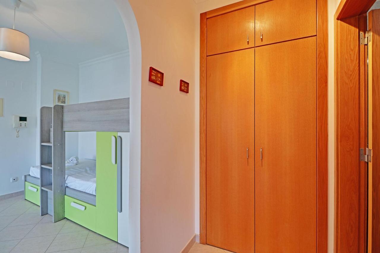 Armacao De Pera Central By Homing Esterno foto